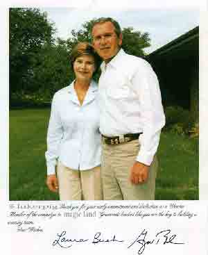 george W bush and his Laura Bush wife posing